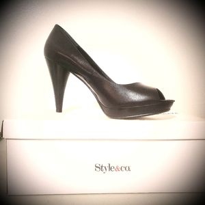 Style & Co. Black Leather Pump